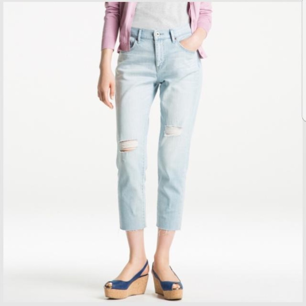 UNIQLO Light Wash Boyfriend Jeans